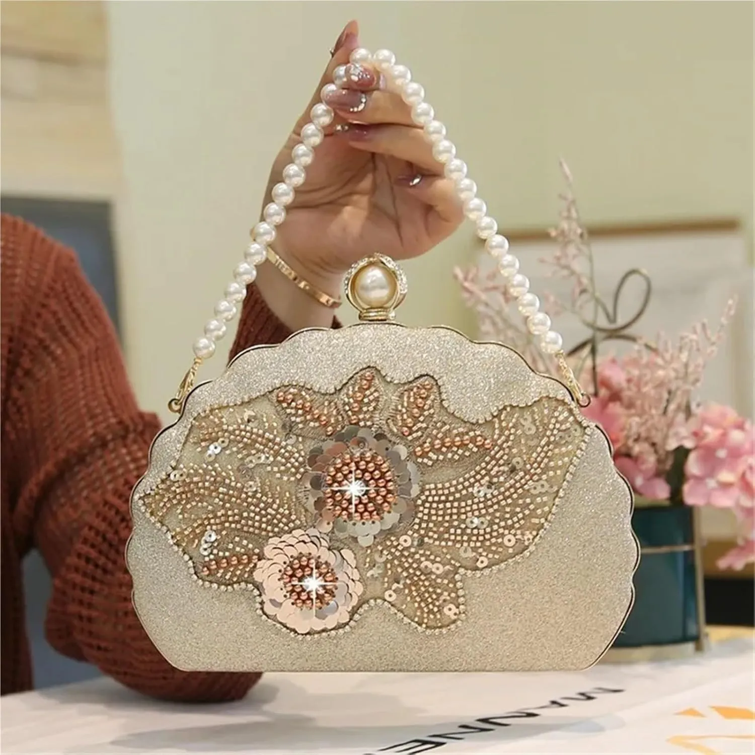 Beaded Clutch Women Flower Crystal Design Shell Pearl Handheld Handbags Rhinestone Evening Clutch Bag Luxury Wedding Shoulder Bag(Silver)